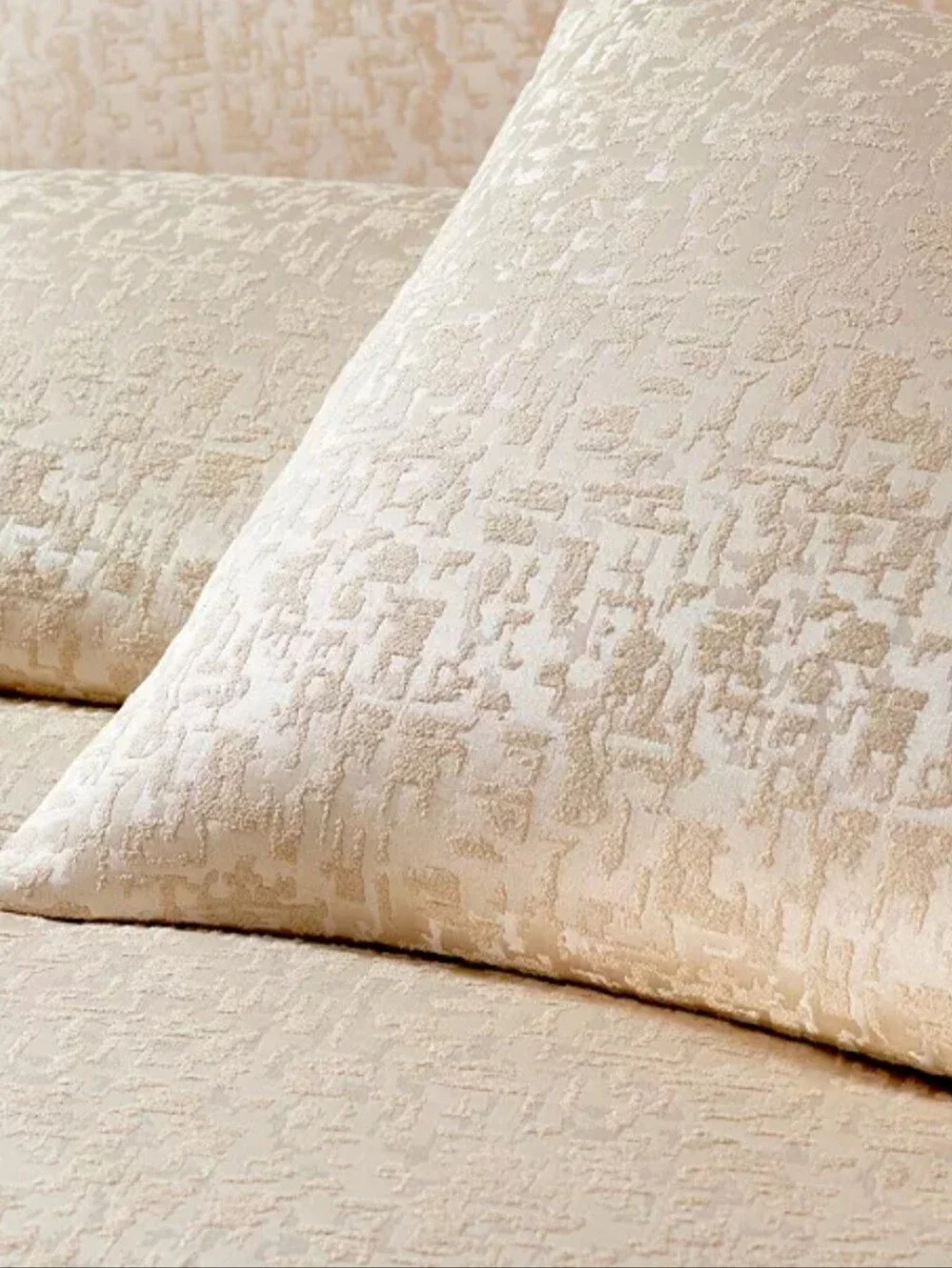 Donna Karan Home Fragment Collection FULL / QUEEN Duvet Cover Gold